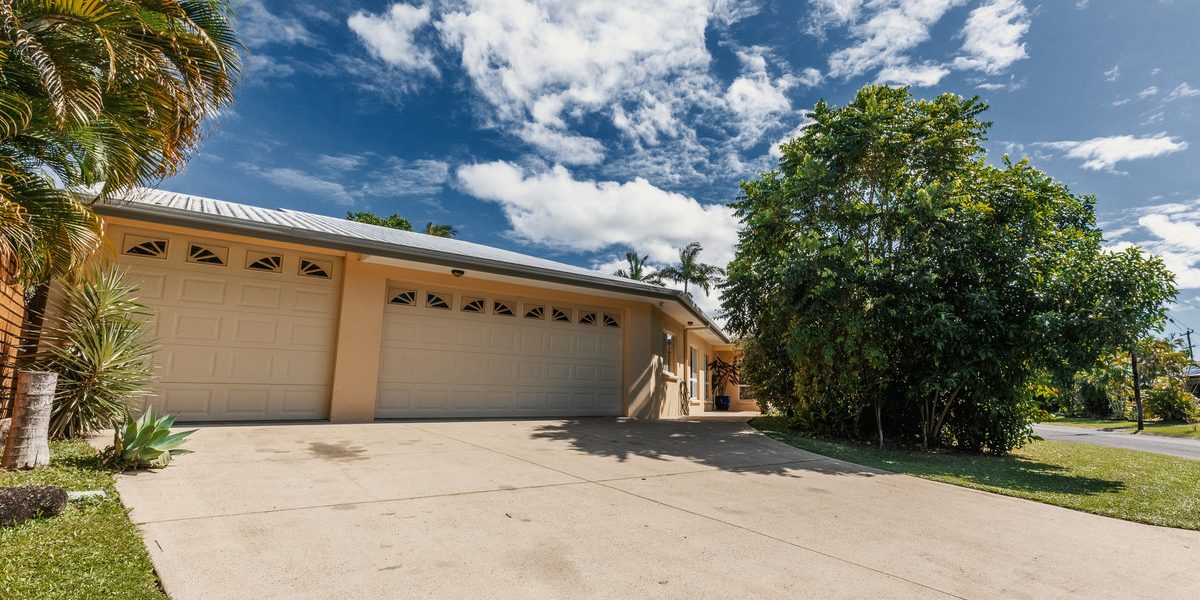 11 Coolangatta Close, Kewarra Beach, QLD 4879 AUS