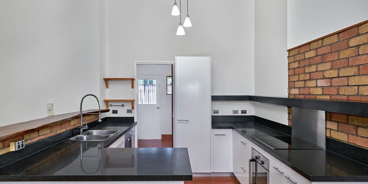 25 Rabaul Street, Trinity Beach, QLD 4879 AUS