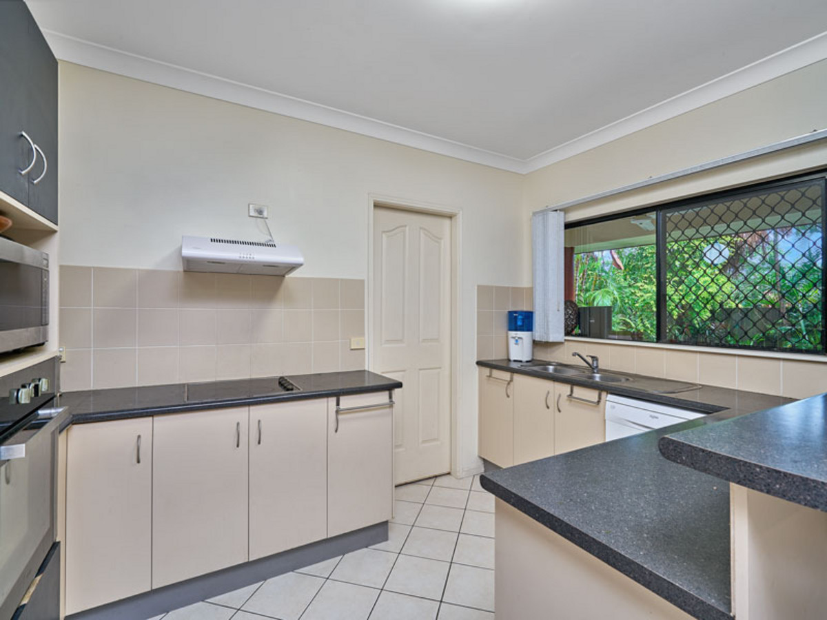 18 Narabeen Street, Kewarra Beach, QLD 4879 AUS