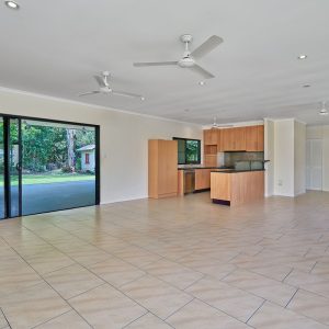 1 Noosa Close, KEWARRA BEACH, QLD 4879 AUS