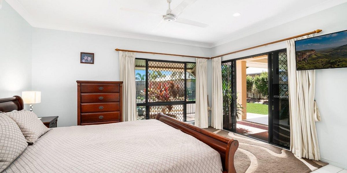 2 Bingil Close, Kewarra Beach, QLD 4879 AUS