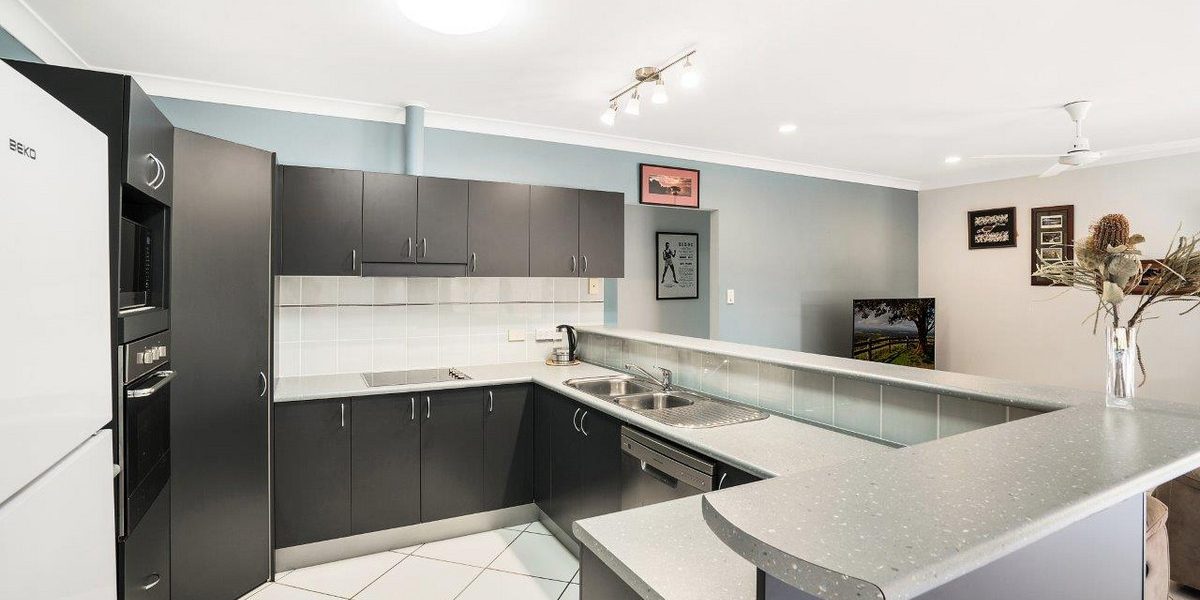 2 Bingil Close, Kewarra Beach, QLD 4879 AUS