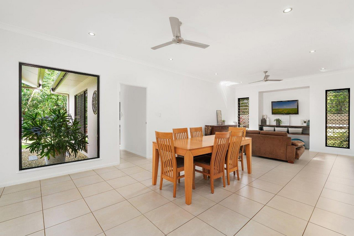 228-230 Panguna Street, TRINITY BEACH, QLD 4879 AUS