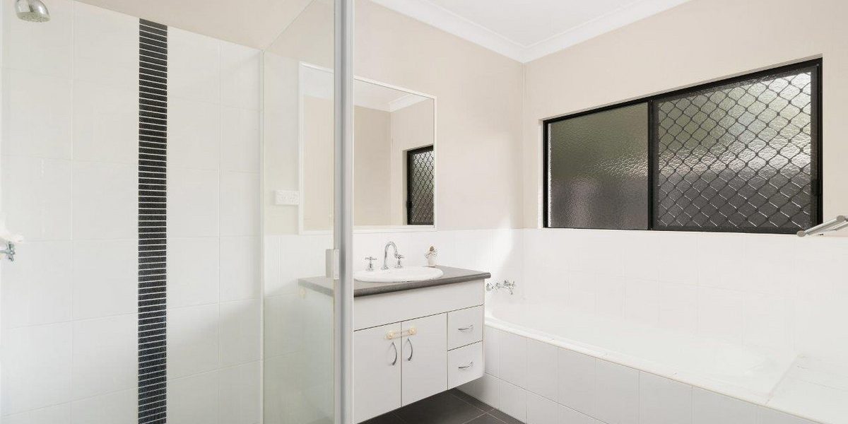 4 Petrie Close, Kewarra Beach, QLD 4879 AUS