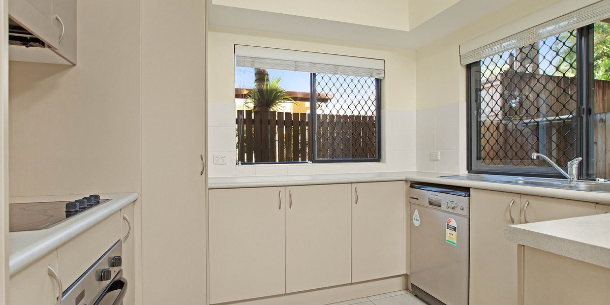 2/57 Madigans Drive, Mount Sheridan, QLD 4868 AUS