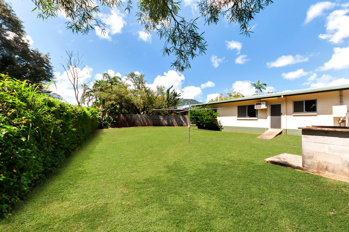 2/2 Pearl Close, Bayview Heights, QLD 4868 AUS