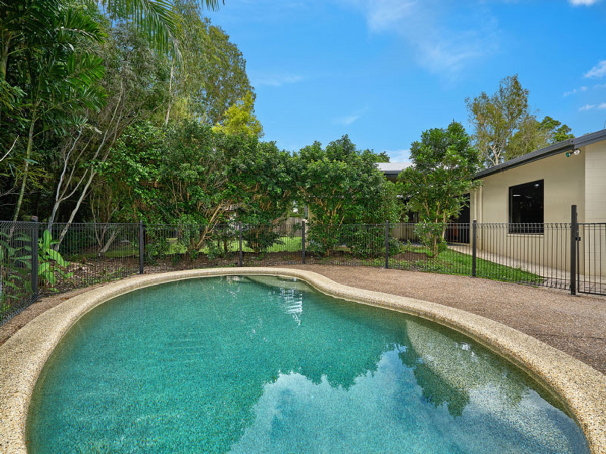 1 Noosa Close, KEWARRA BEACH, QLD 4879 AUS