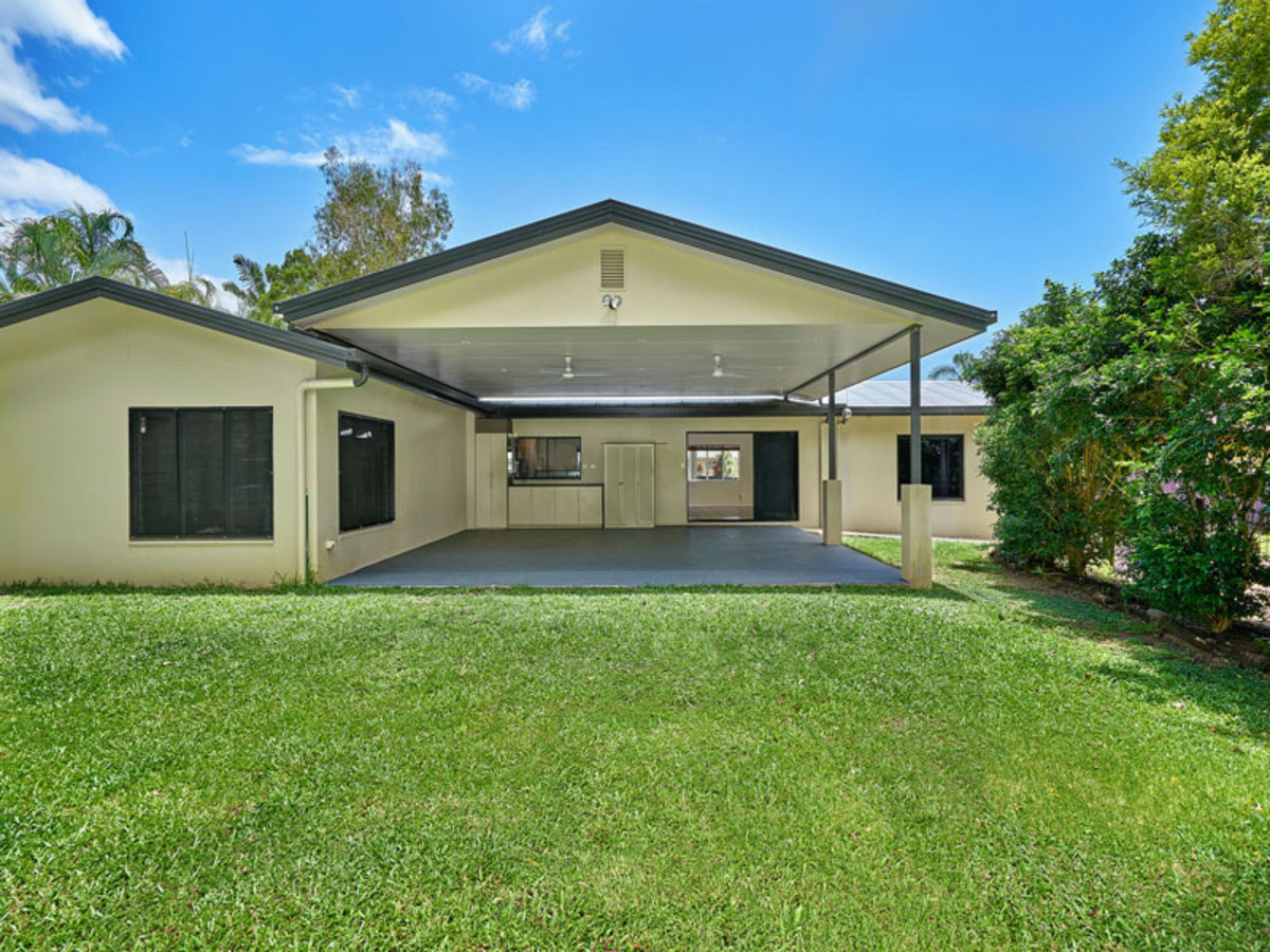 1 Noosa Close, KEWARRA BEACH, QLD 4879 AUS