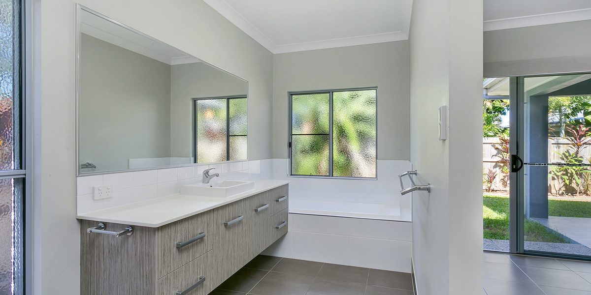 2/14 Scarborough Close, Kewarra Beach, QLD 4879 AUS