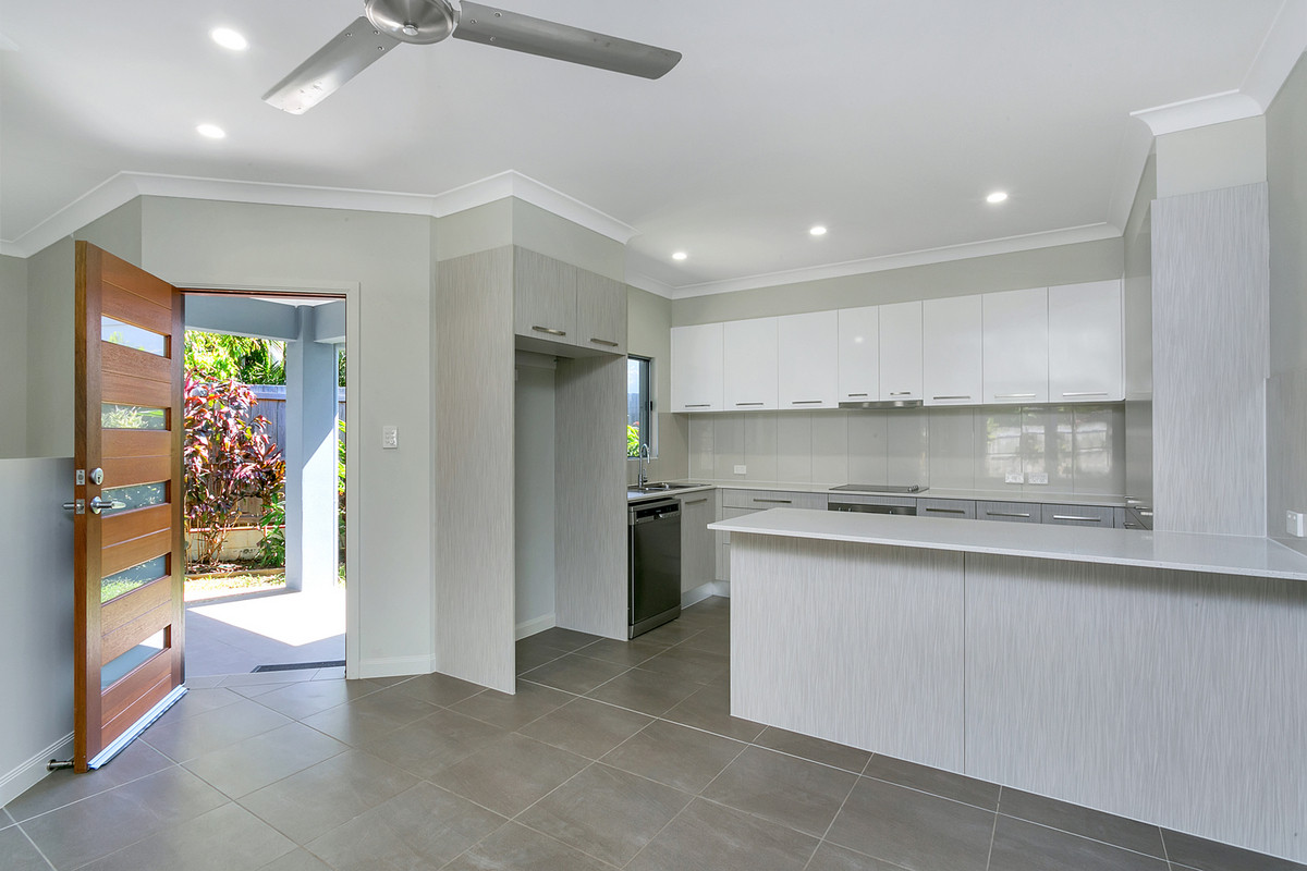 2/14 Scarborough Close, Kewarra Beach, QLD 4879 AUS