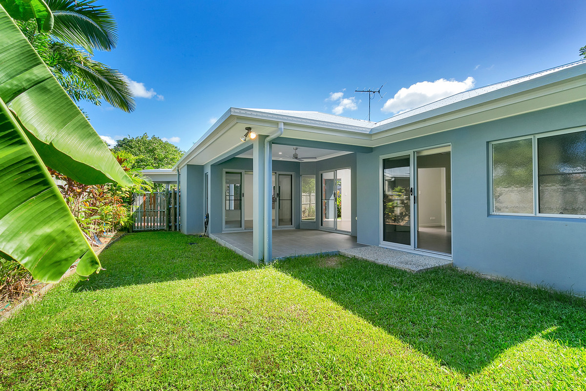 2/14 Scarborough Close, Kewarra Beach, QLD 4879 AUS