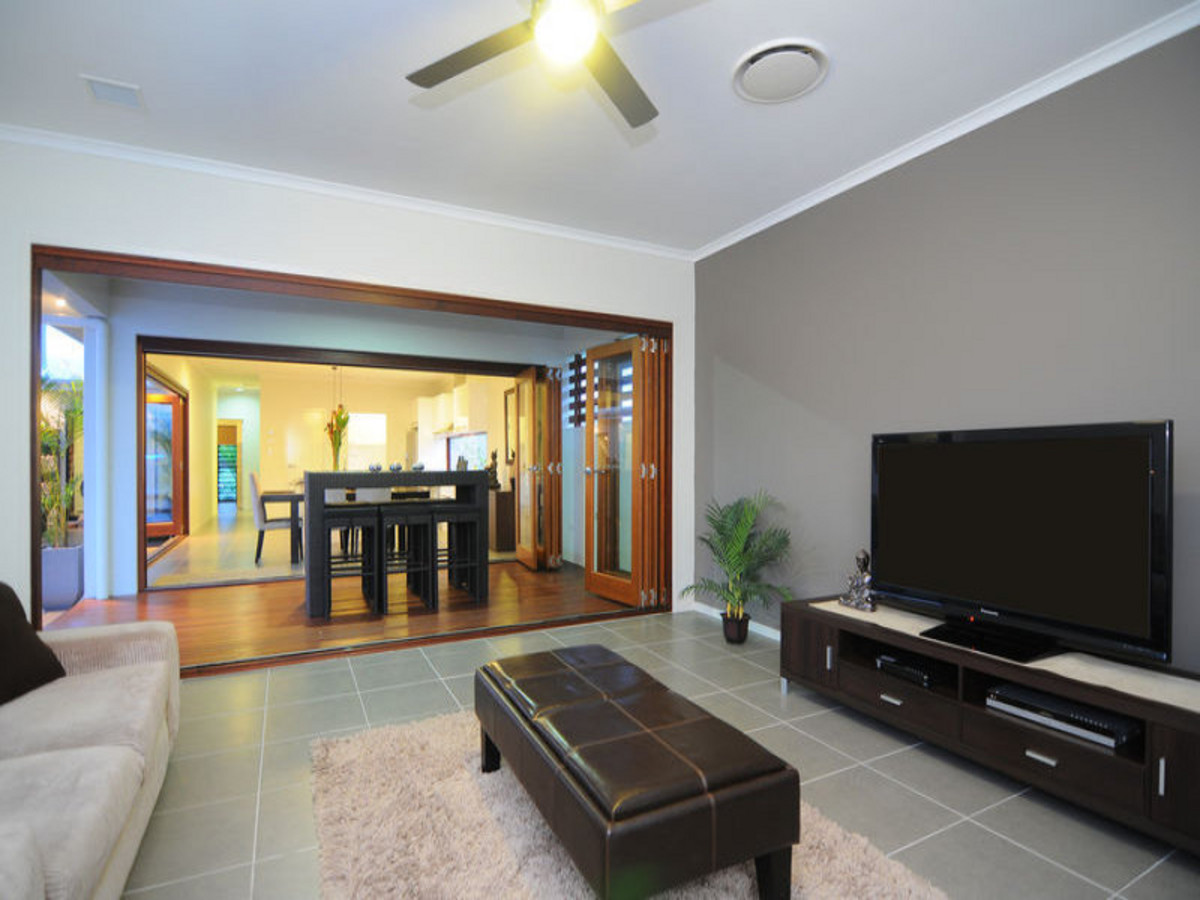 33 Iridescent Drive, Trinity Park, QLD 4879 AUS