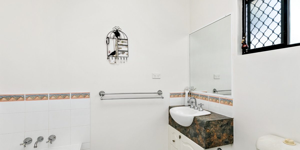 40 West Parkridge Drive, Brinsmead, QLD 4870 AUS