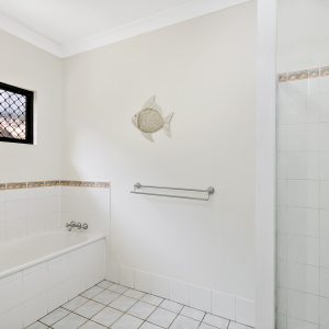 40 West Parkridge Drive, Brinsmead, QLD 4870 AUS