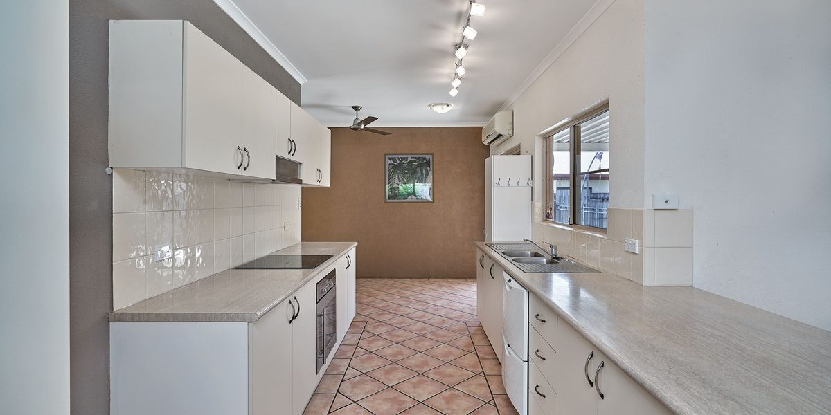 10 Sarina Close, Kewarra Beach, QLD 4879 AUS