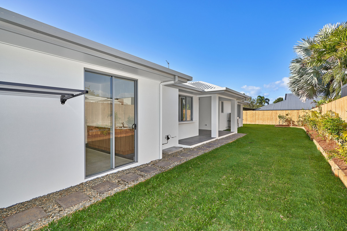 74 B Moore Road, Kewarra Beach, QLD 4879 AUS