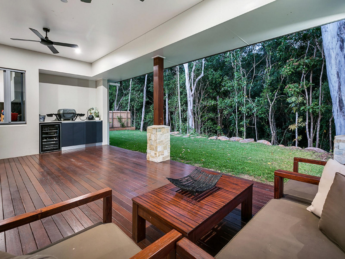 29 Moore Road, Kewarra Beach, QLD 4879 AUS