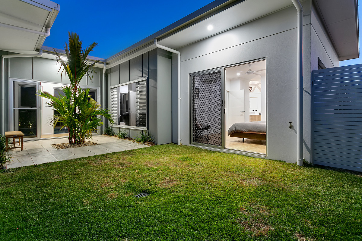 4 Yumbabulla Green, Smithfield, QLD 4878 AUS