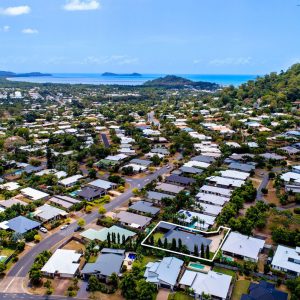 9 Catamaran Circuit, Trinity Beach, QLD 4879 AUS