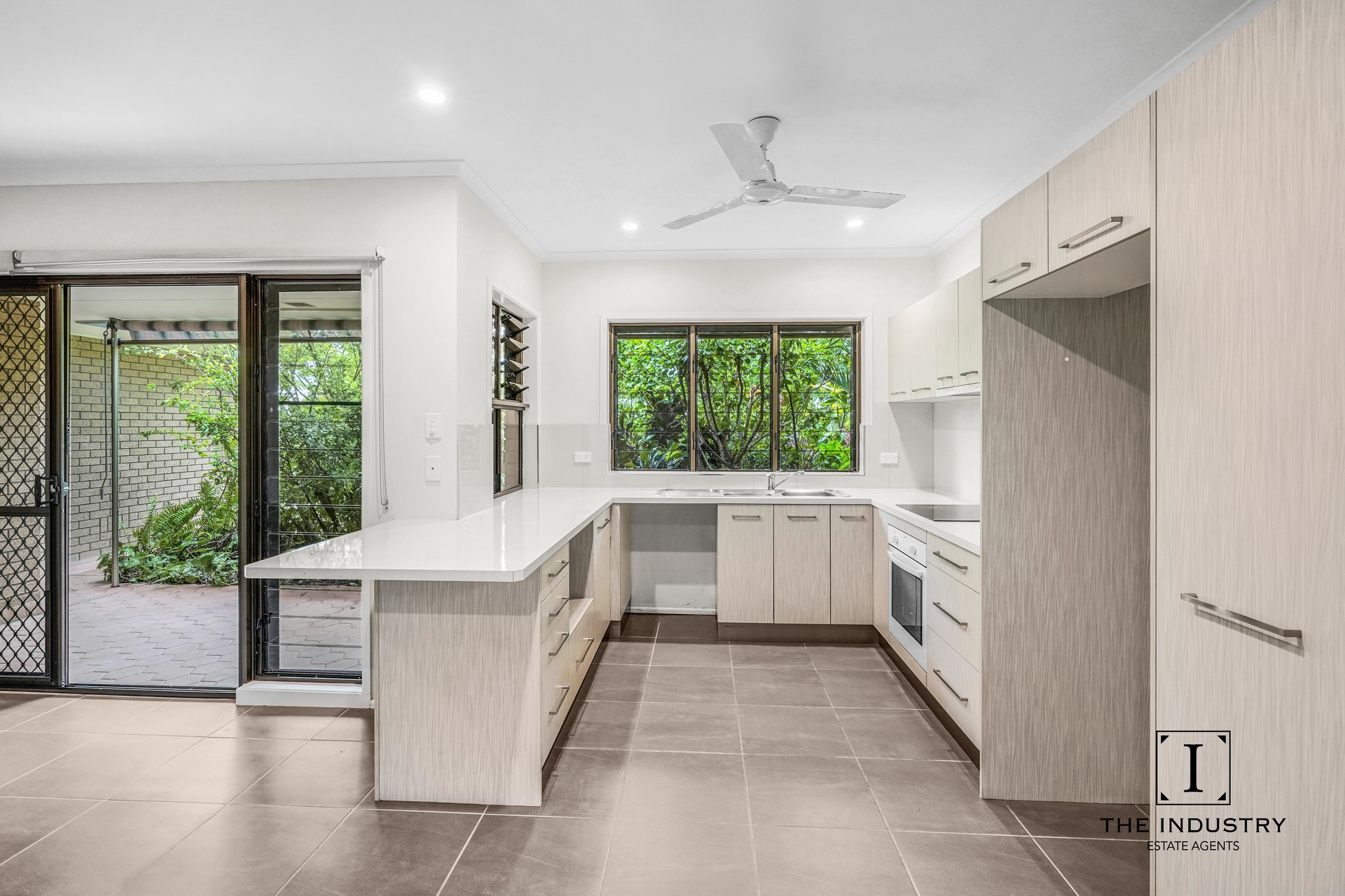 1/35 Beaver Street, Clifton Beach, QLD 4879 AUS