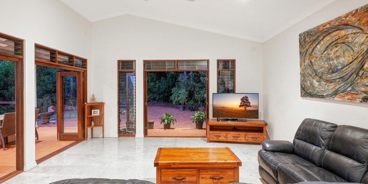 17-19 Lark Close, Clifton Beach, QLD 4879 AUS