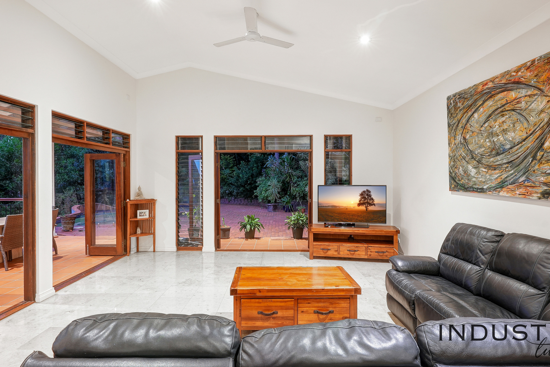 17-19 Lark Close, Clifton Beach, QLD 4879 AUS