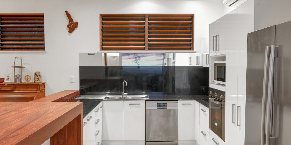17-19 Lark Close, Clifton Beach, QLD 4879 AUS