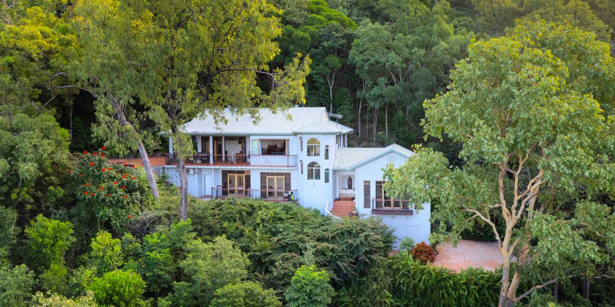 17-19 Lark Close, Clifton Beach, QLD 4879 AUS