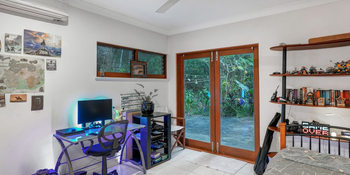 17-19 Lark Close, Clifton Beach, QLD 4879 AUS