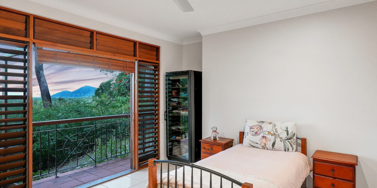 17-19 Lark Close, Clifton Beach, QLD 4879 AUS