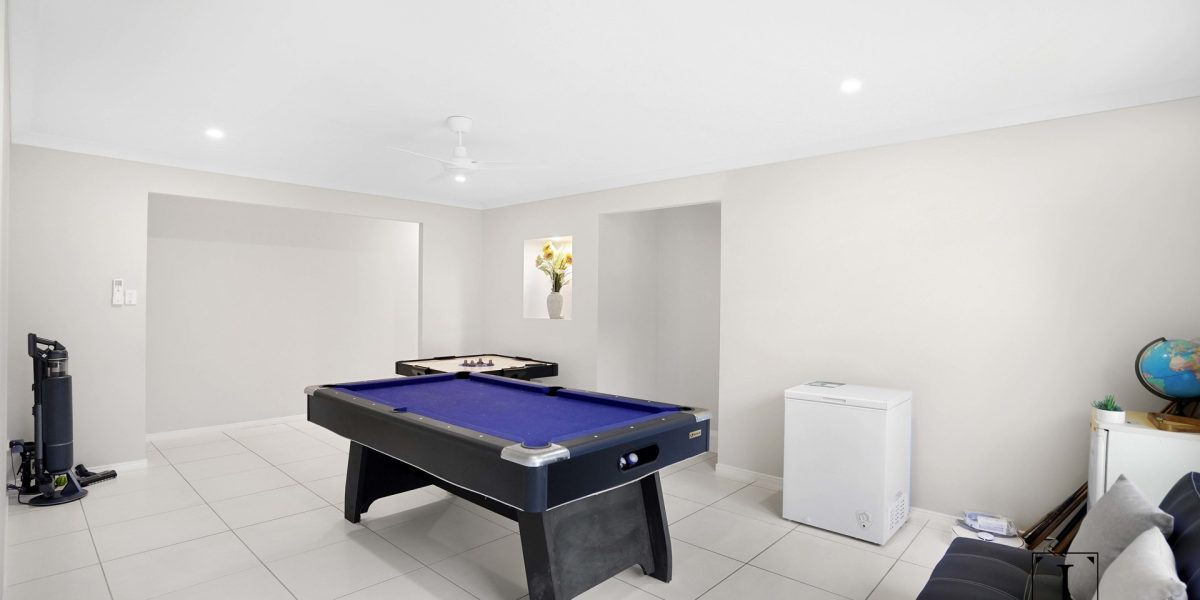 19 John Malcolm Street, Redlynch, QLD 4870 AUS