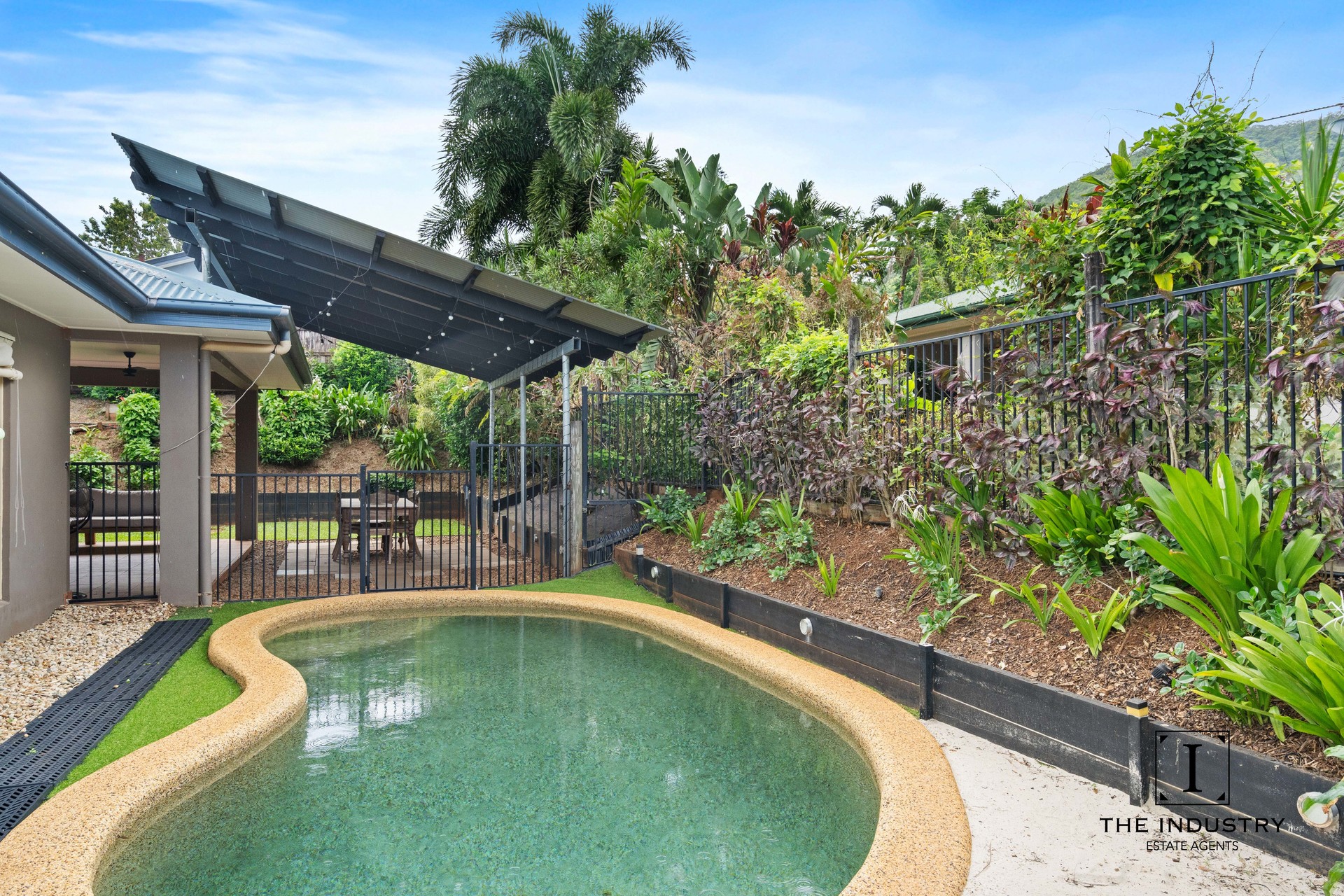 17 Lillipilli Street, Redlynch, QLD 4870 AUS