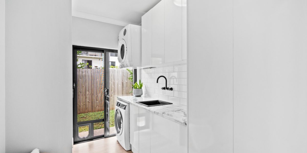 4 Trumpeter Street, Kanimbla, QLD 4870 AUS