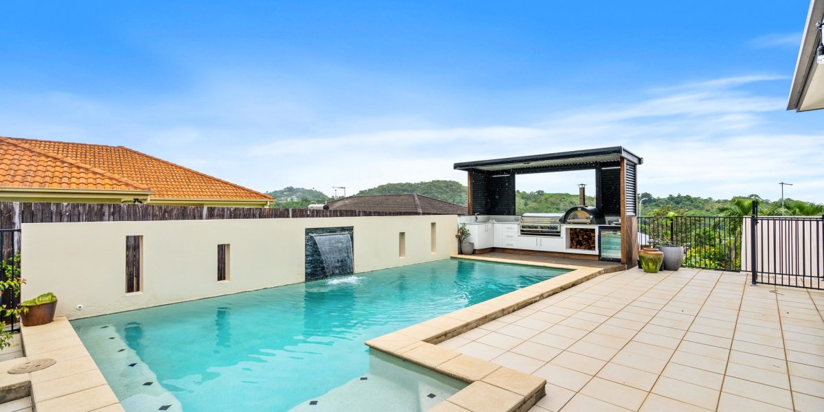 4 Trumpeter Street, Kanimbla, QLD 4870 AUS