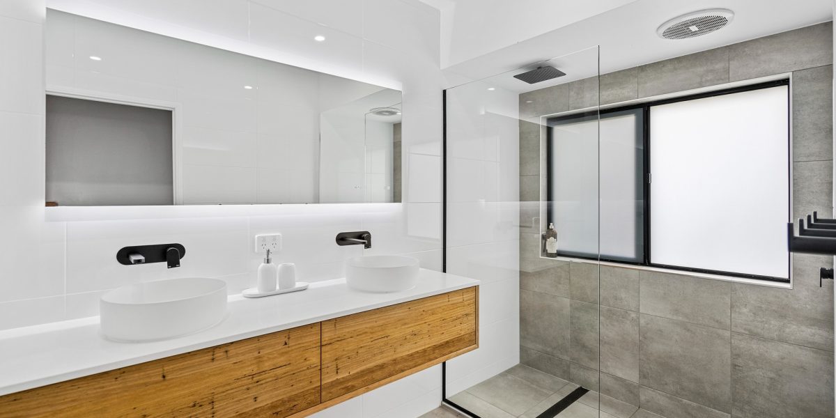 4 Trumpeter Street, Kanimbla, QLD 4870 AUS