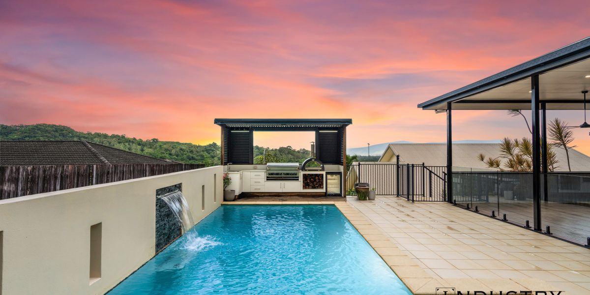 4 Trumpeter Street, Kanimbla, QLD 4870 AUS