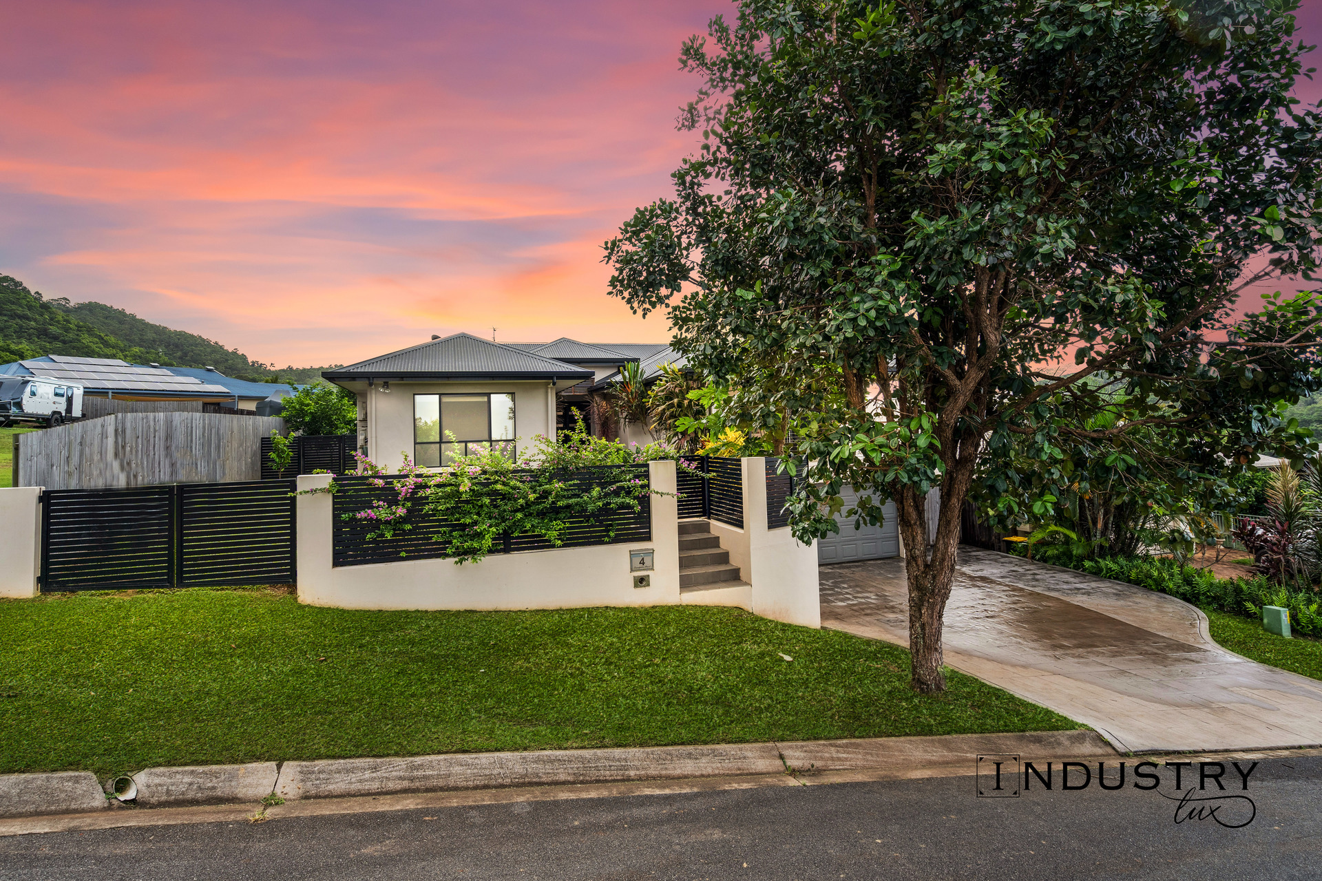 4 Trumpeter Street, Kanimbla, QLD 4870 AUS