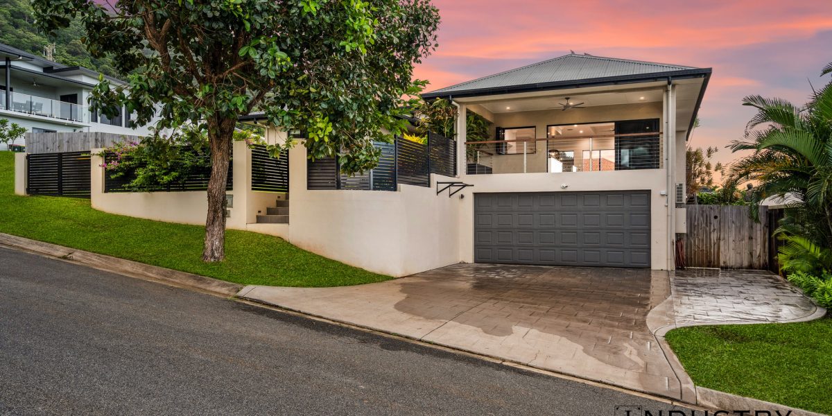 4 Trumpeter Street, Kanimbla, QLD 4870 AUS