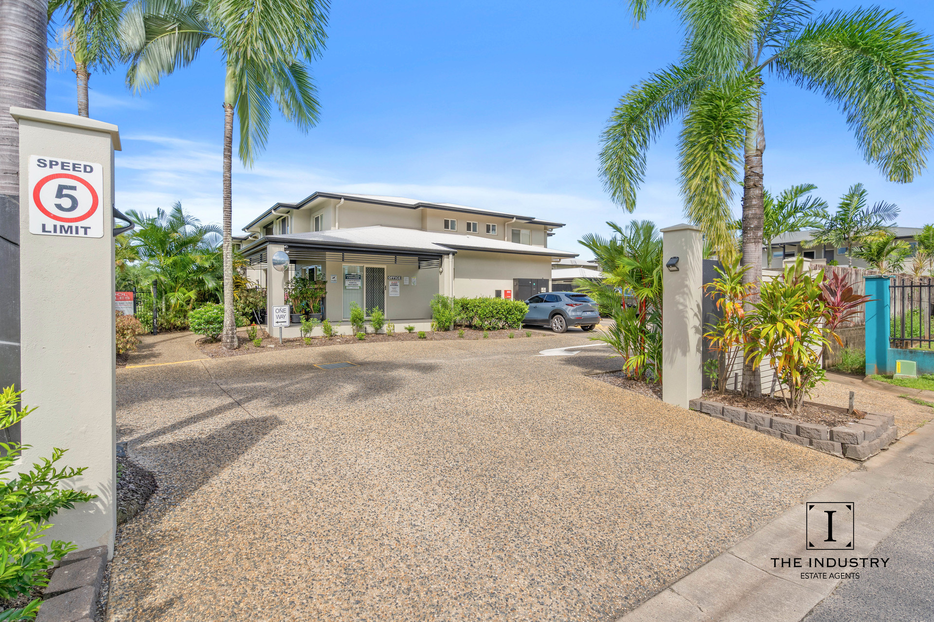 21/1-13 Ernest Street, Redlynch, QLD 4870 AUS