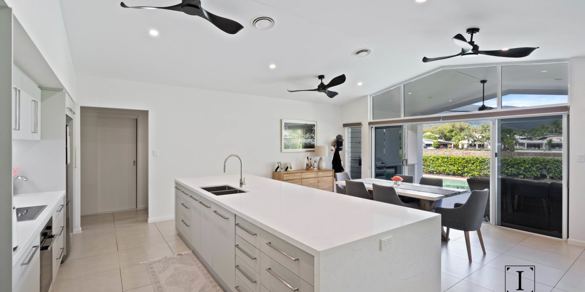 4 Lagoon Drive, Trinity Beach, QLD 4879 AUS