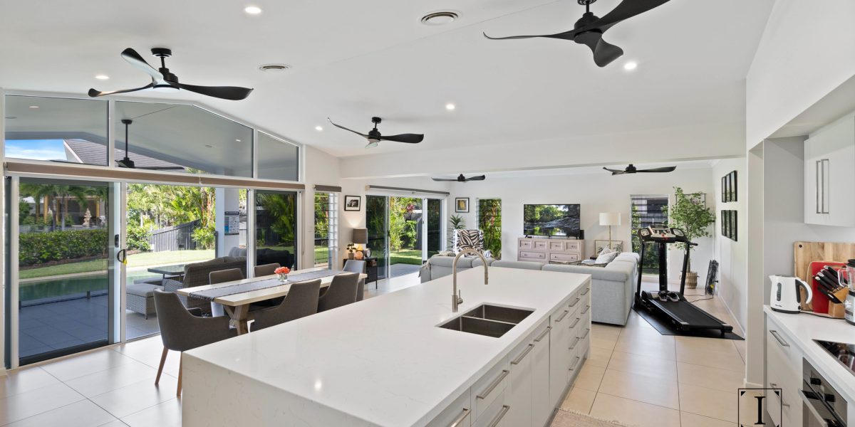 4 Lagoon Drive, Trinity Beach, QLD 4879 AUS