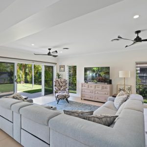 4 Lagoon Drive, Trinity Beach, QLD 4879 AUS