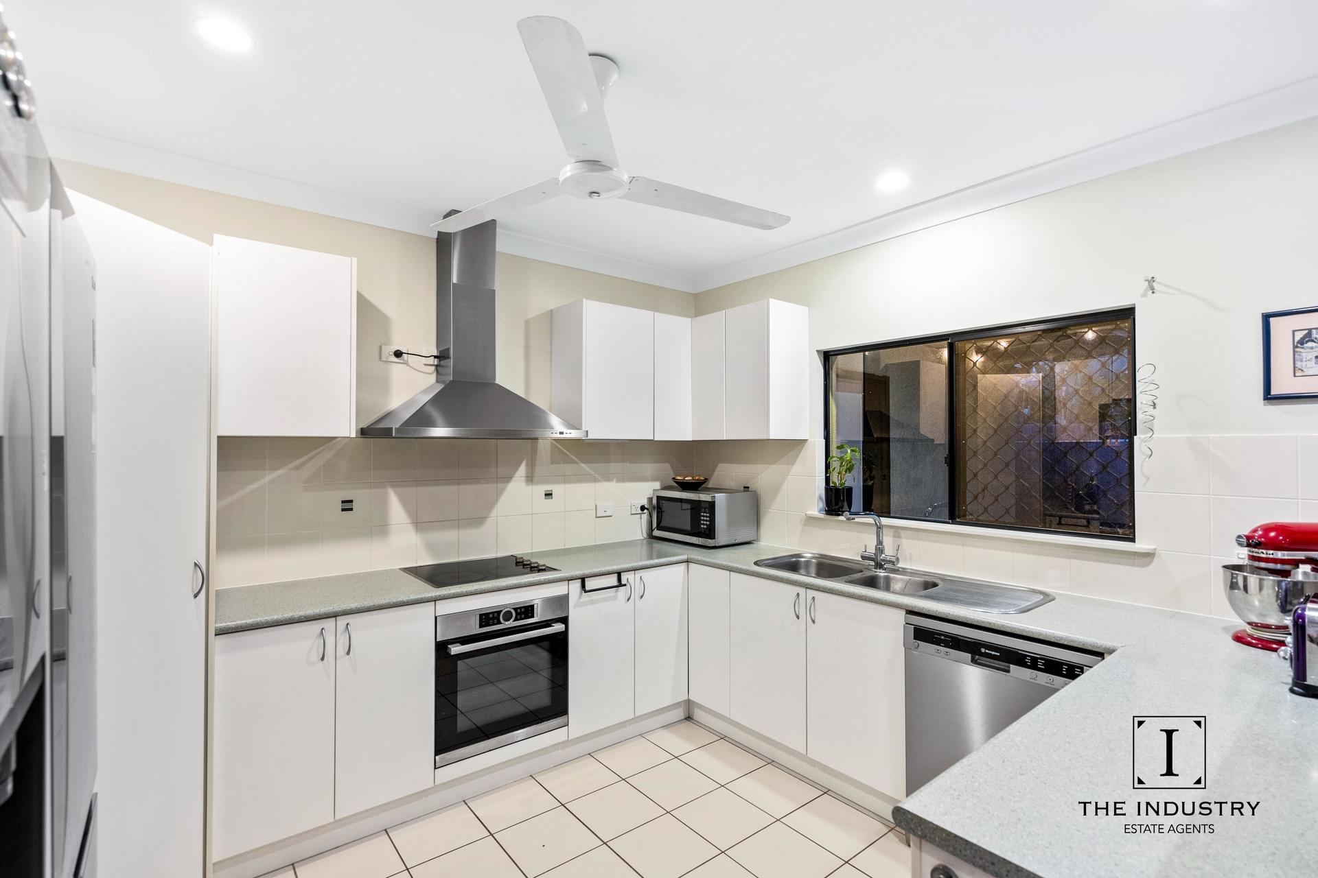 24 Monterey Street, Kewarra Beach, QLD 4879 AUS