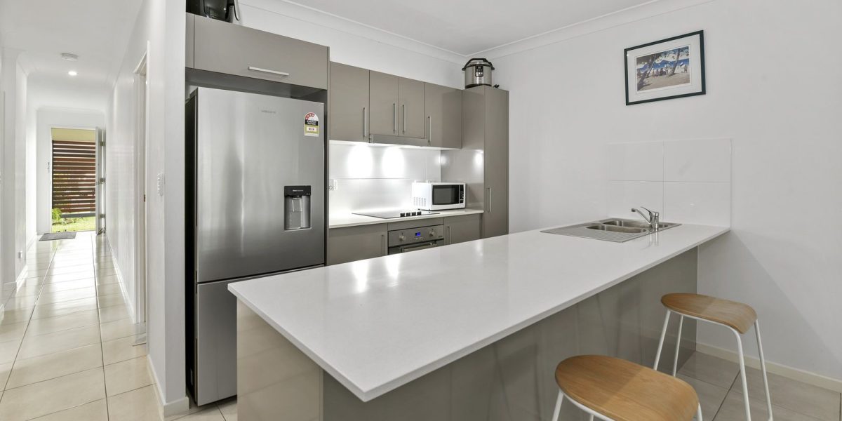 2/11 Tyson Place, Redlynch, QLD 4870 AUS