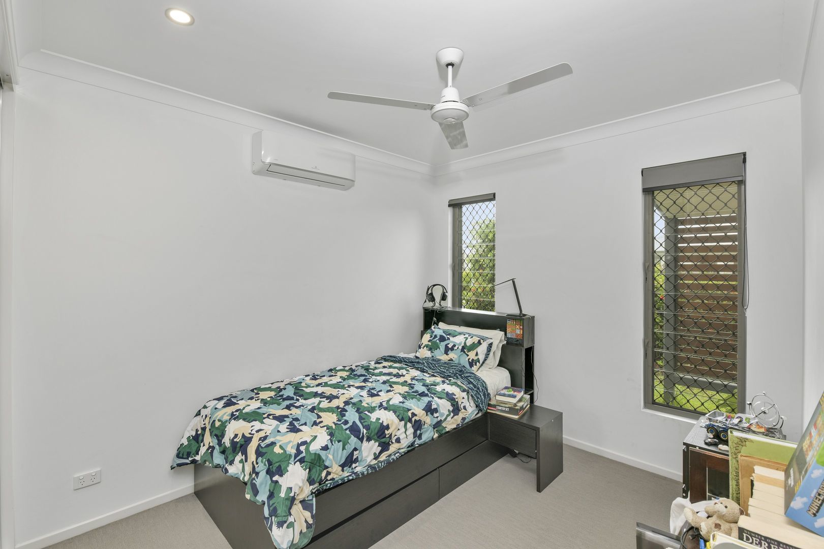 2/11 Tyson Place, Redlynch, QLD 4870 AUS