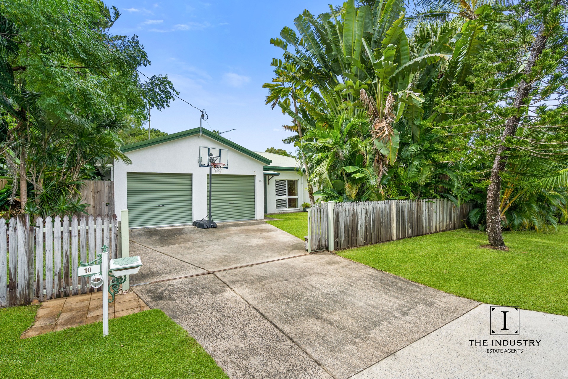 10 Hope Street, Clifton Beach, QLD 4879 AUS