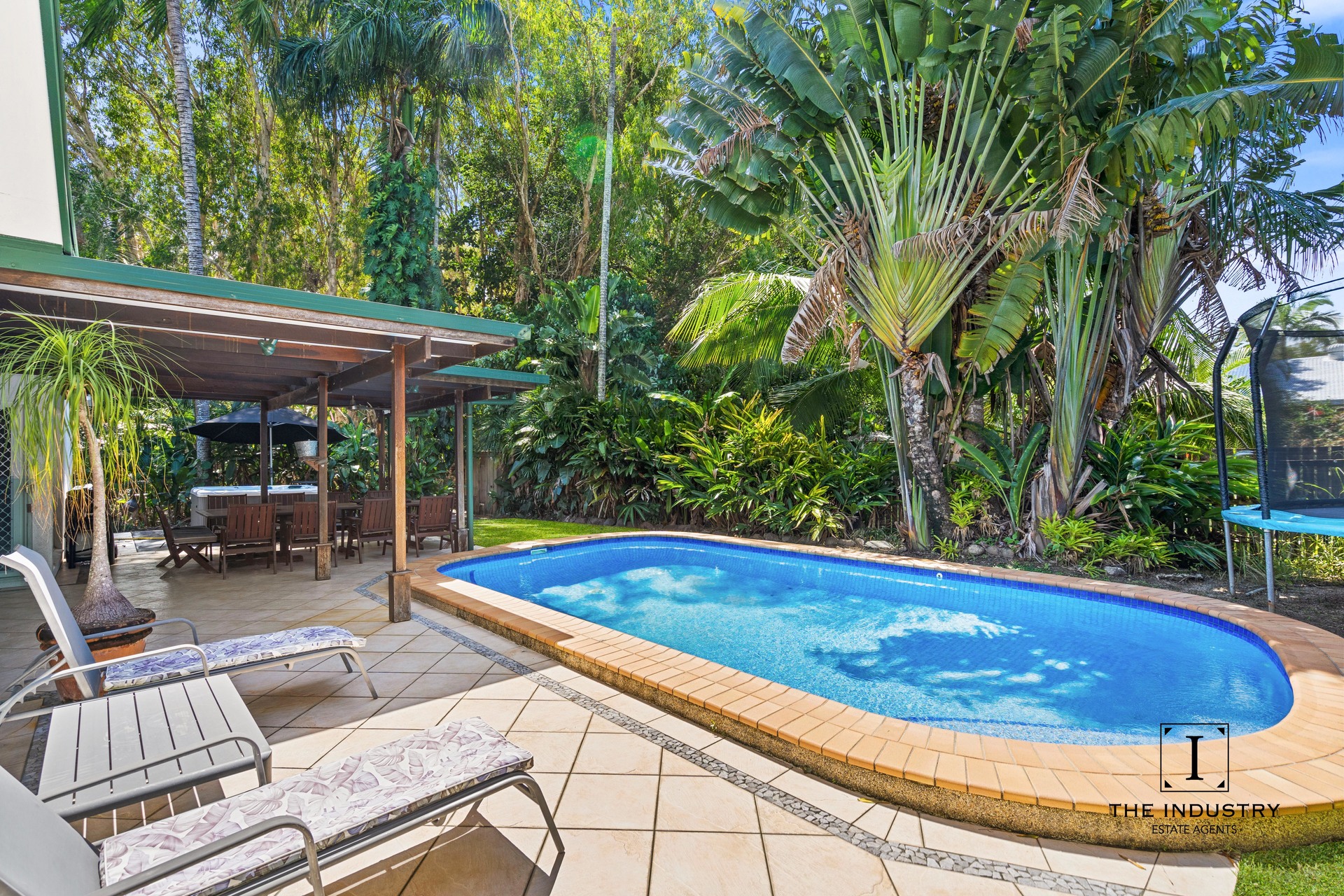 10 Hope Street, Clifton Beach, QLD 4879 AUS