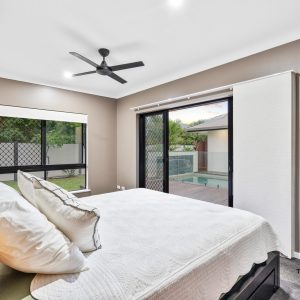 43 Tyrconnell Crescent, Redlynch, QLD 4870 AUS