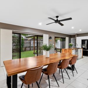 43 Tyrconnell Crescent, Redlynch, QLD 4870 AUS