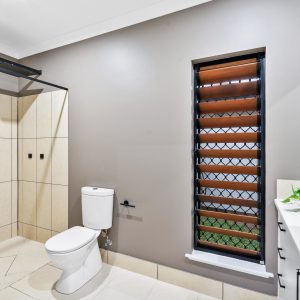 43 Tyrconnell Crescent, Redlynch, QLD 4870 AUS